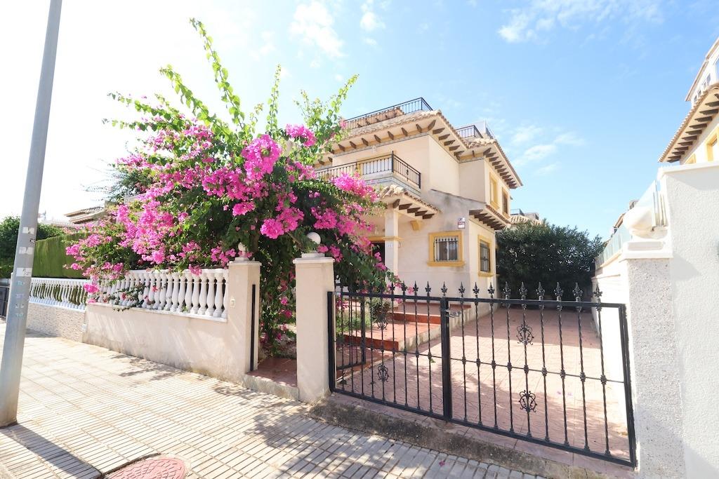 Townhouse in Alicante, Spain 2 bedrooms, 80 sq.m. No. 196443