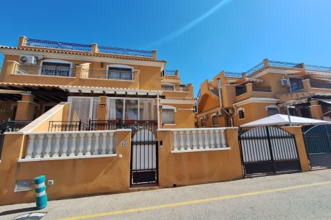 Kaupunkipientalo Torrevieja, Alicante, Espanja 3 makuuhuonetta, 83 m2 No. 196444