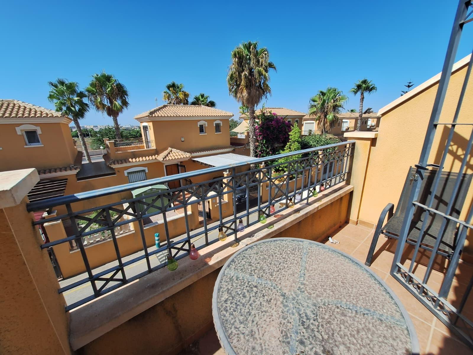 Casa adosada en Torrevieja, Alicante, España 3 dormitorios, 83 m2 No. 196444