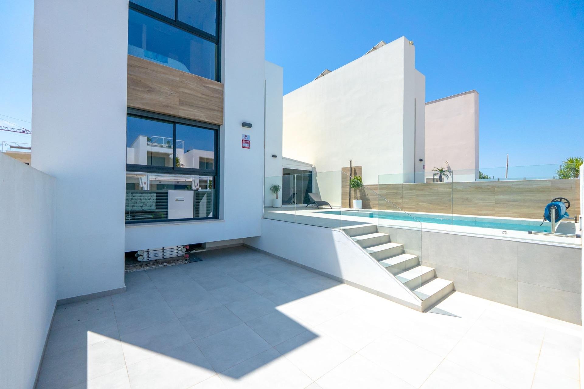 Villa à Benijofar, Alicante, Espagne 5 chambres, 214 m2 No. 196445