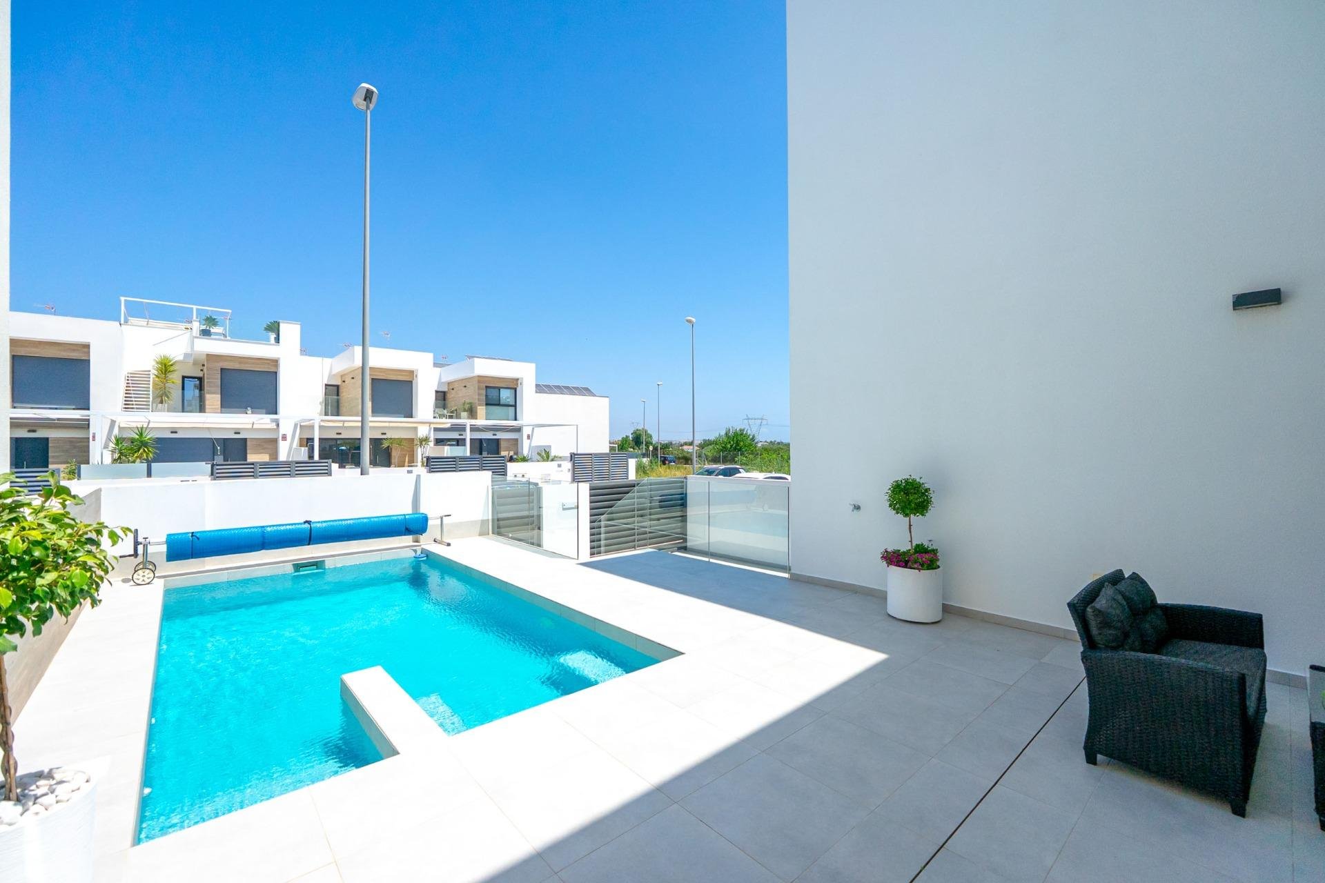 Villa à Benijofar, Alicante, Espagne 5 chambres, 214 m2 No. 196445