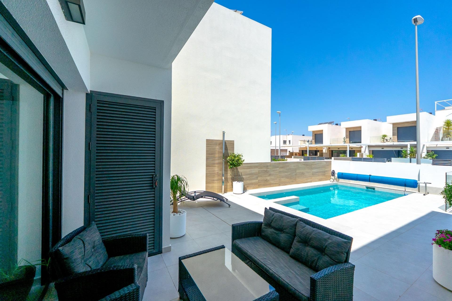 Villa à Benijofar, Alicante, Espagne 5 chambres, 214 m2 No. 196445