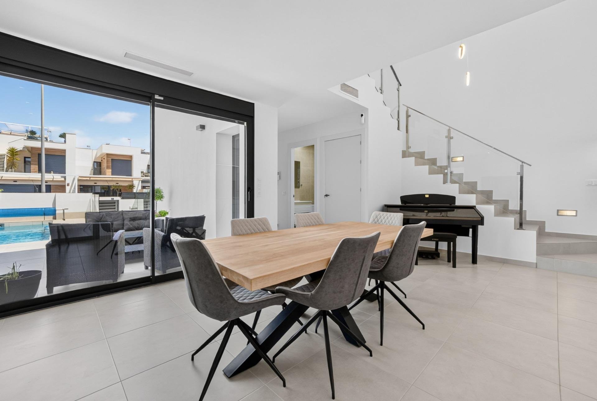 Villa à Benijofar, Alicante, Espagne 5 chambres, 214 m2 No. 196445