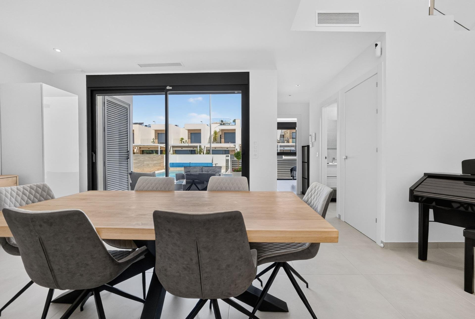 Villa à Benijofar, Alicante, Espagne 5 chambres, 214 m2 No. 196445