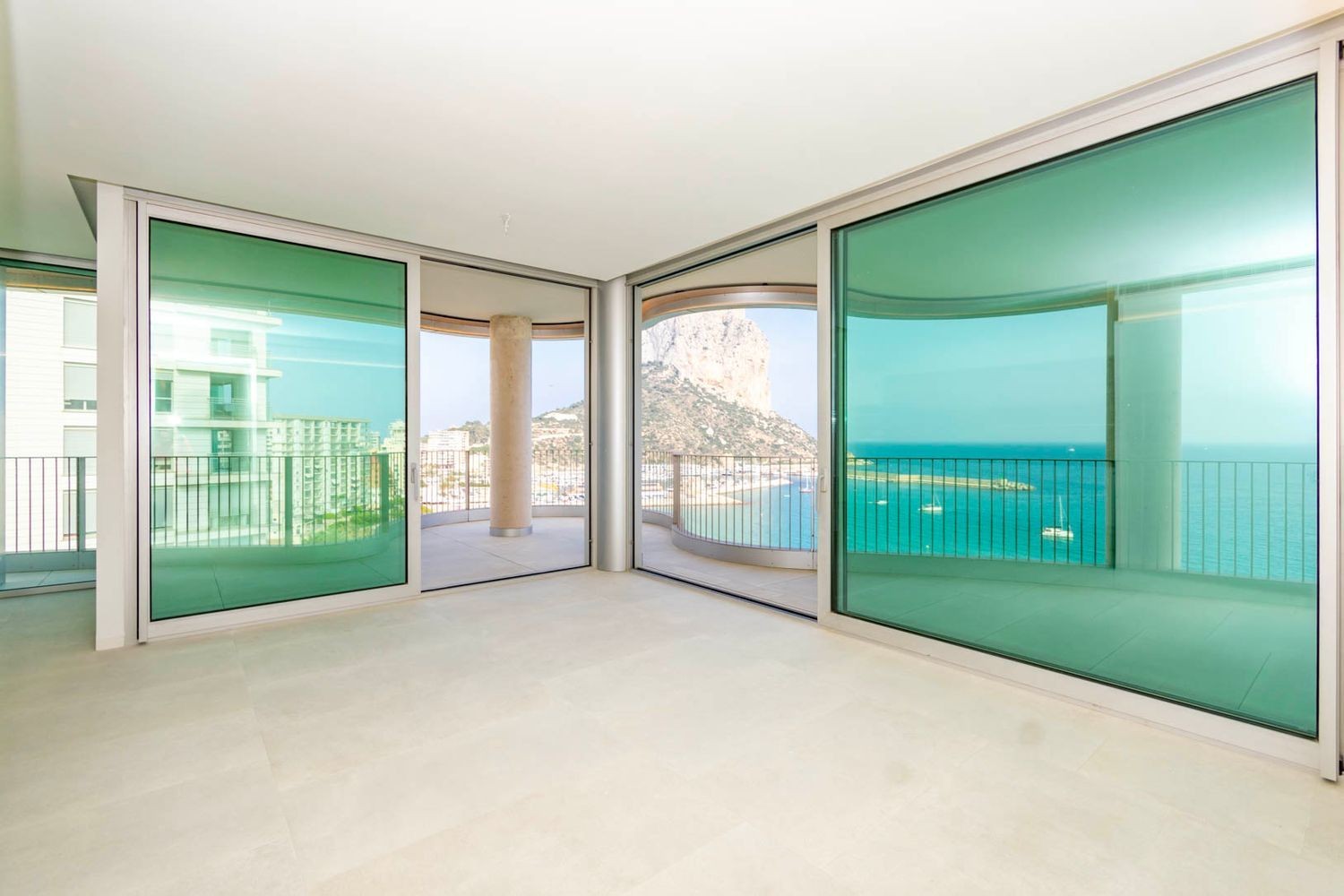 Appartamento a Calpe, Alicante, Spagna 3 camere da letto, 193 mq. N° 74221