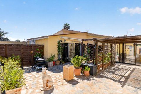 Villa en Torrevieja, Alicante, España 3 dormitorios, 109 m2 No. 189334