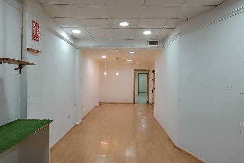 Commercial property à Elche, Alicante, Espagne 113 m2 No. 173416