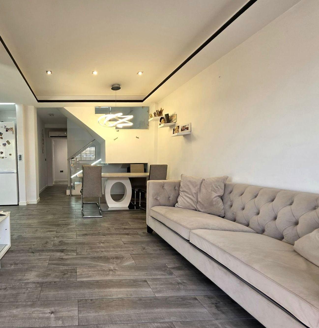 Villa à Torrevieja, Alicante, Espagne 4 chambres, 114 m2 No. 195540