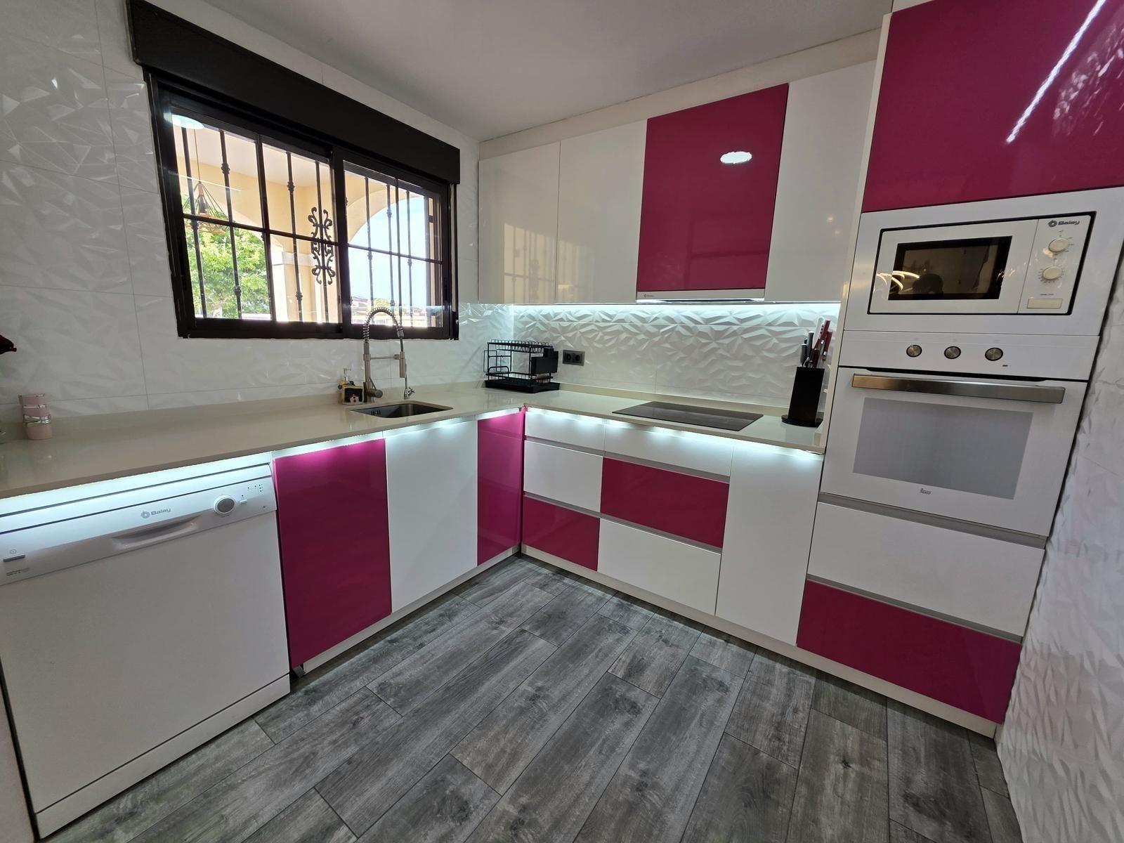 Villa à Torrevieja, Alicante, Espagne 4 chambres, 114 m2 No. 195540
