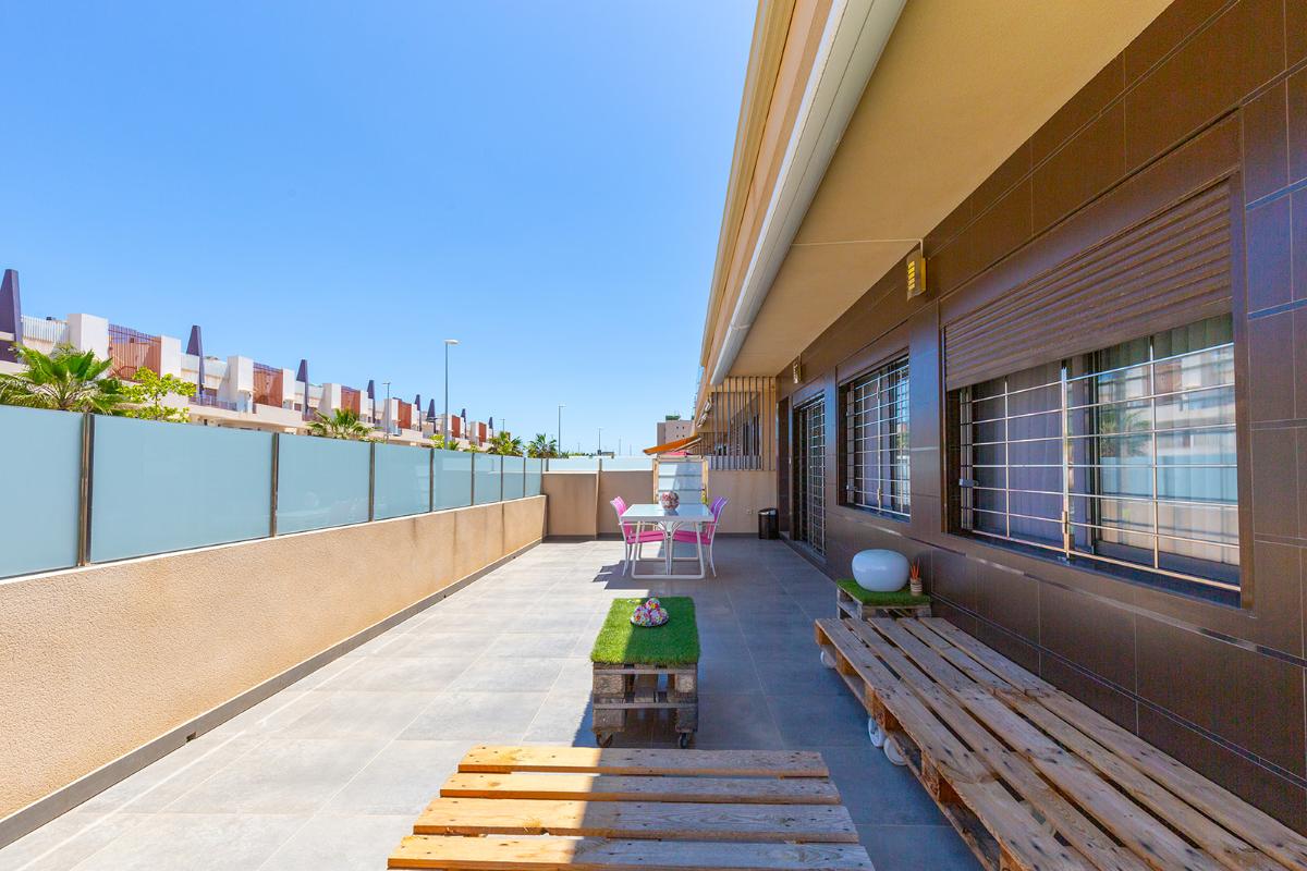 Appartamento a Pilar de la Horadada, Alicante, Spagna 4 camere da letto, 120 mq. N° 99807