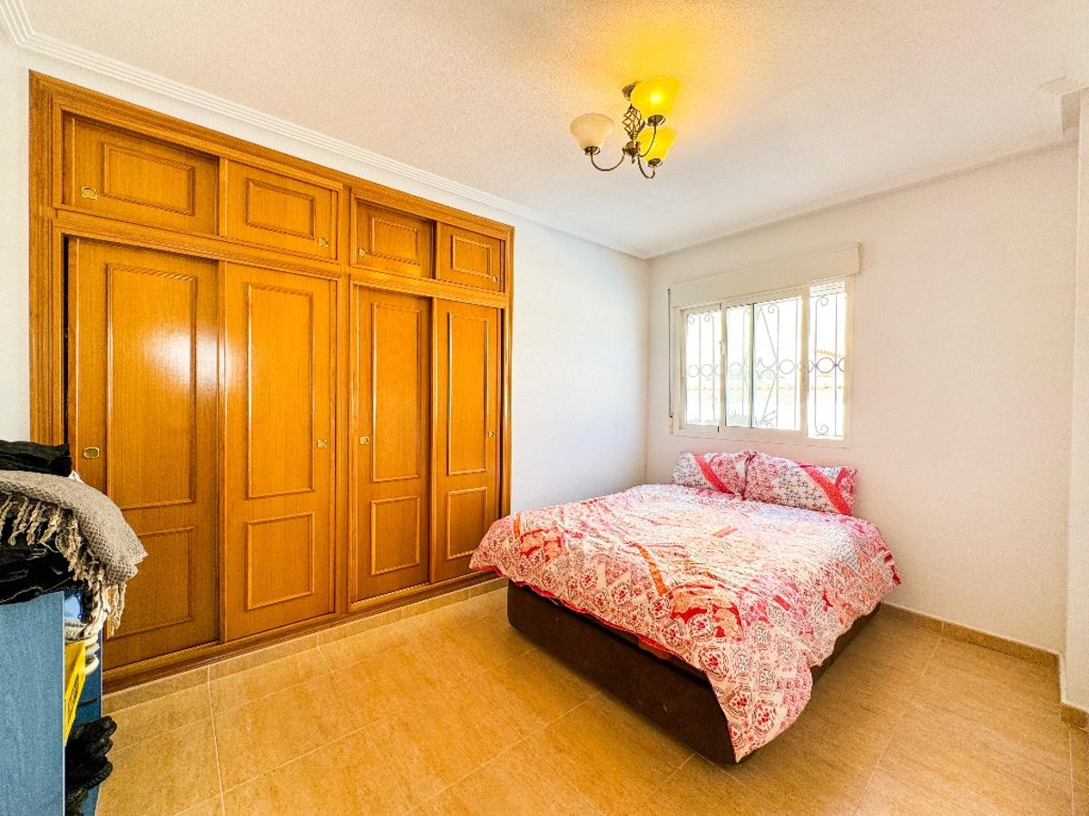 Villa en Punta Prima, Alicante, España 4 dormitorios, 193 m2 No. 99810
