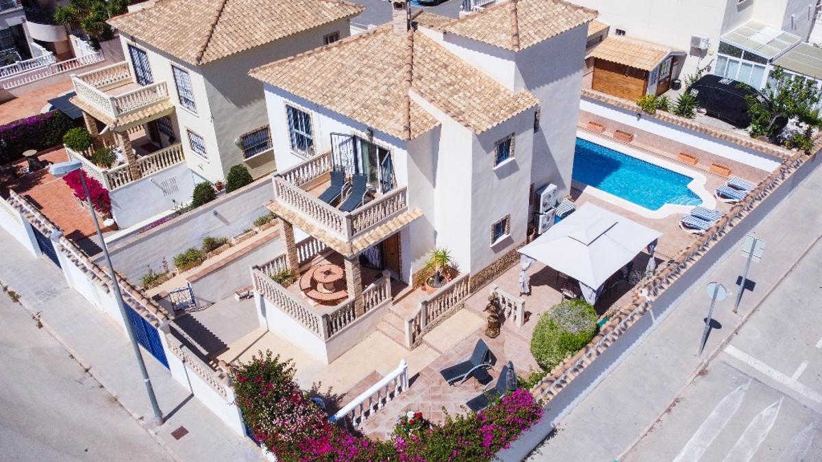 Villa en Punta Prima, Alicante, España 4 dormitorios, 193 m2 No. 99810