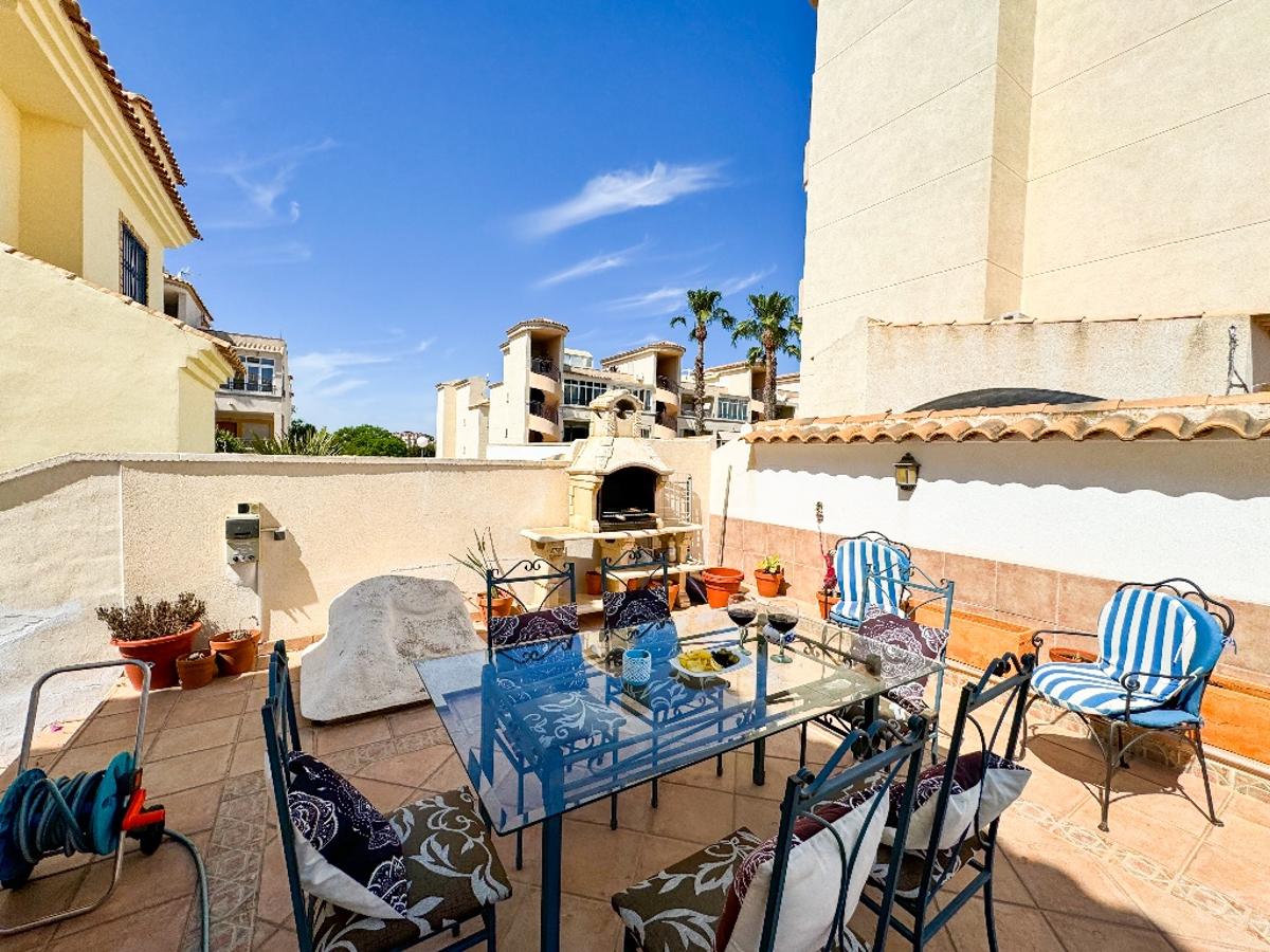 Villa en Punta Prima, Alicante, España 4 dormitorios, 193 m2 No. 99810