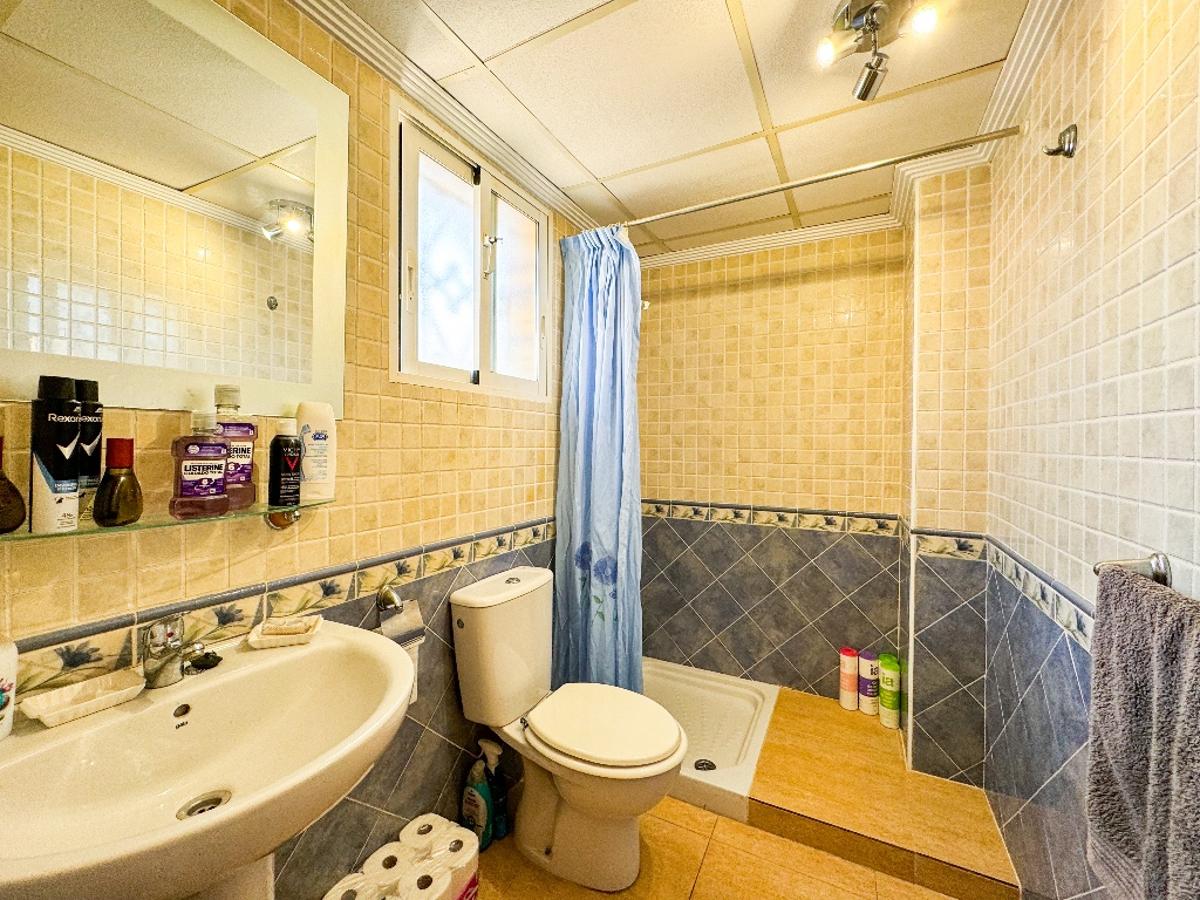 Villa en Punta Prima, Alicante, España 4 dormitorios, 193 m2 No. 99810
