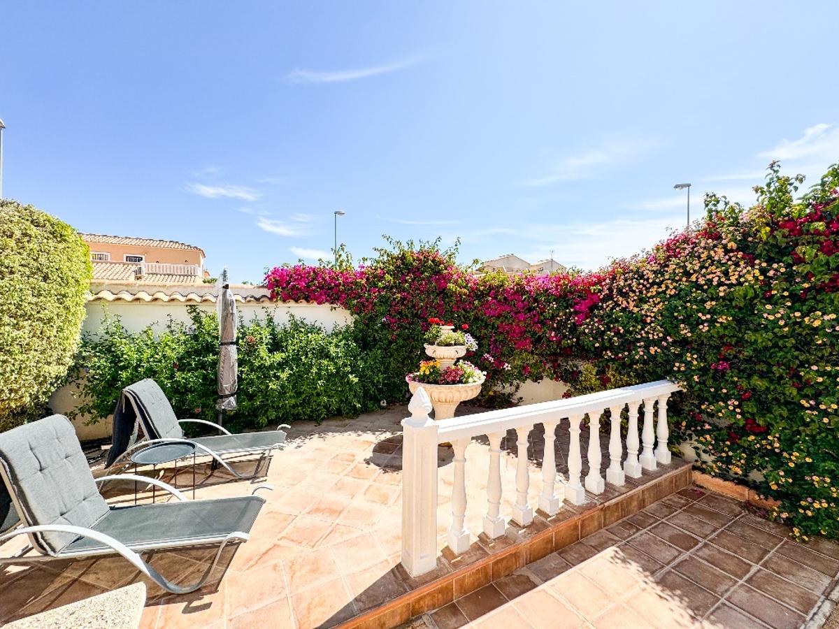 Villa en Punta Prima, Alicante, España 4 dormitorios, 193 m2 No. 99810