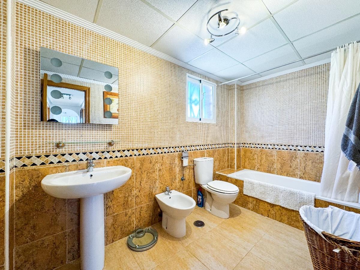 Villa en Punta Prima, Alicante, España 4 dormitorios, 193 m2 No. 99810