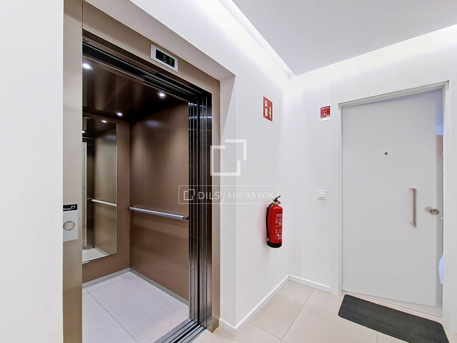 Пентхаус в Виланова-и-ла-Желтру, Барселона, Испания 4 спальни, 169м2 №196221