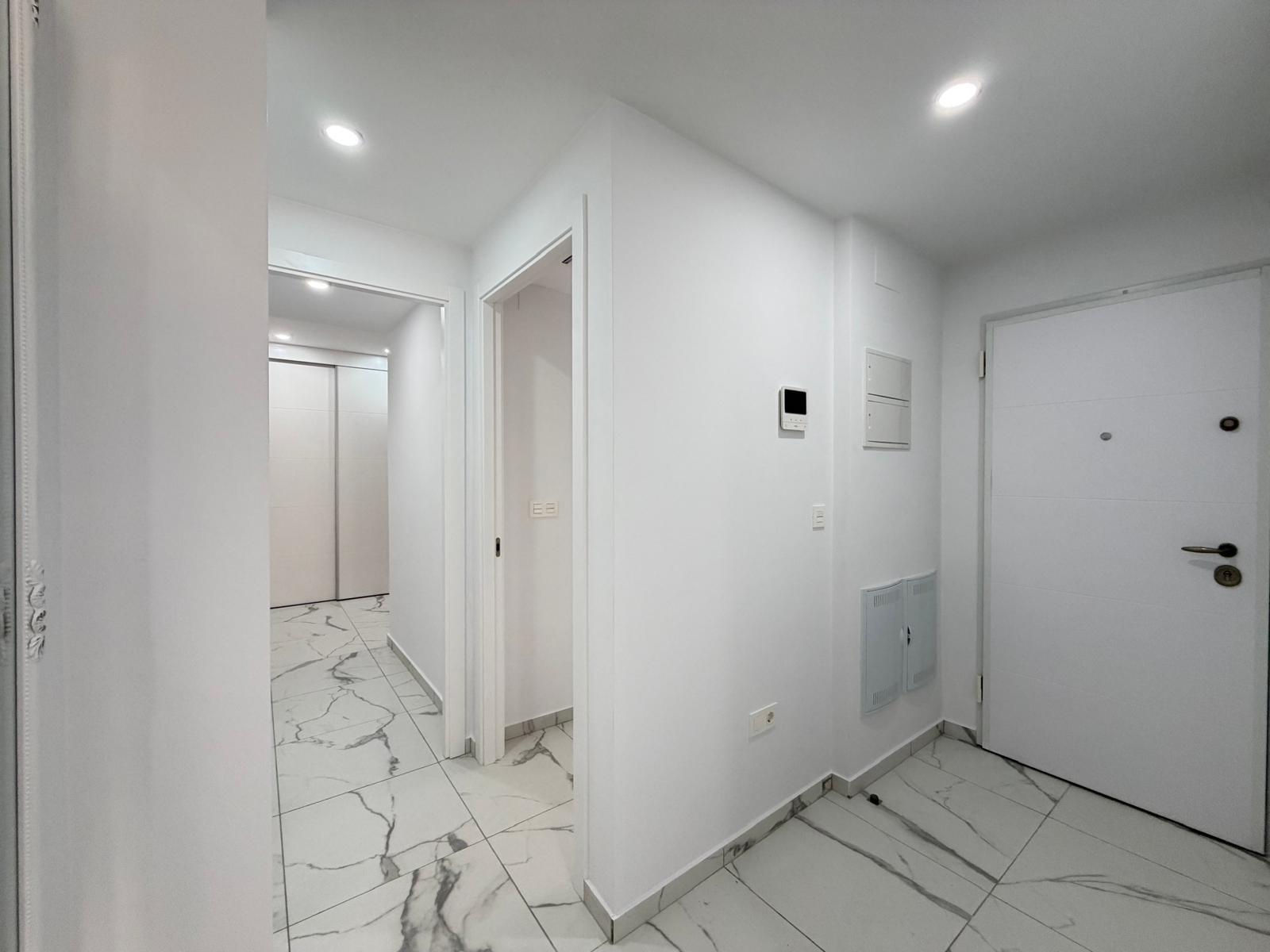 Appartamento a Torrevieja, Alicante, Spagna 2 camere da letto, 105 mq. N° 165883
