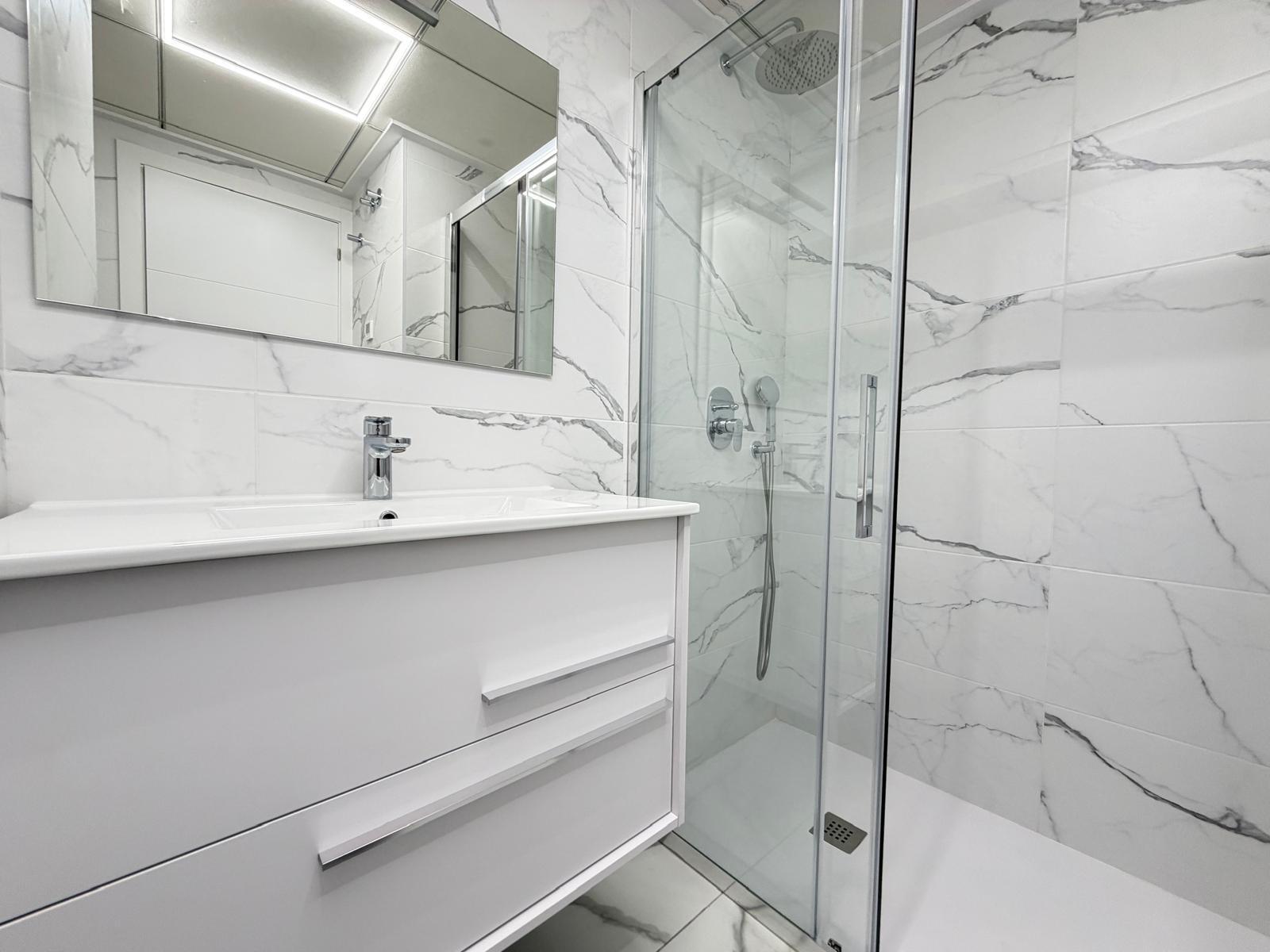 Appartamento a Torrevieja, Alicante, Spagna 2 camere da letto, 105 mq. N° 165883