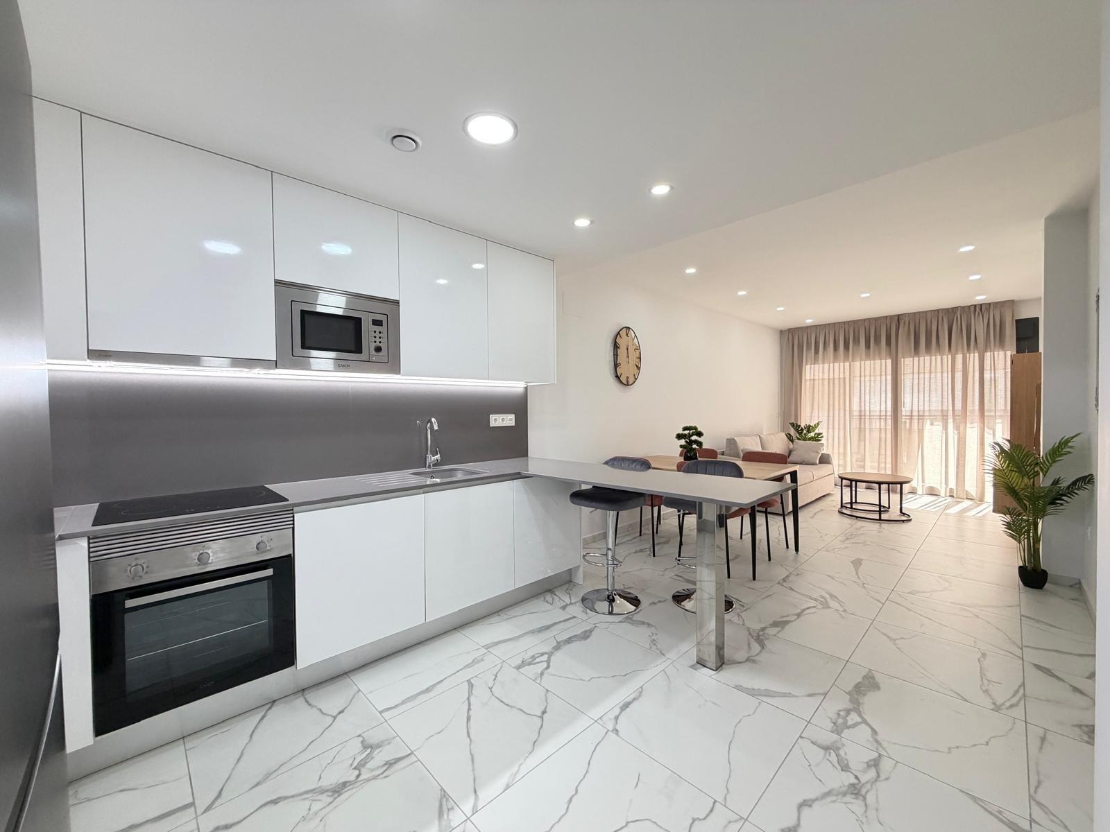 Appartamento a Torrevieja, Alicante, Spagna 2 camere da letto, 105 mq. N° 165883