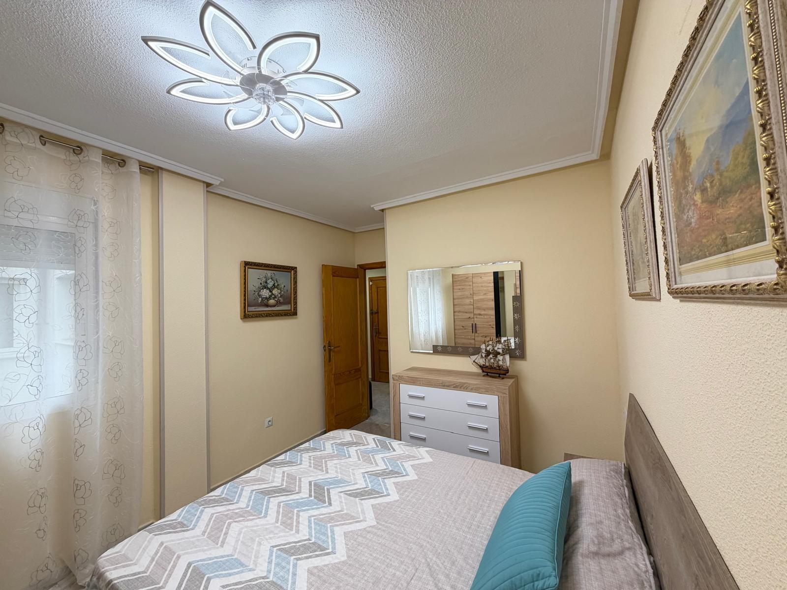 Apartamento en Torrevieja, Alicante, España 3 dormitorios, 107 m2 No. 165877