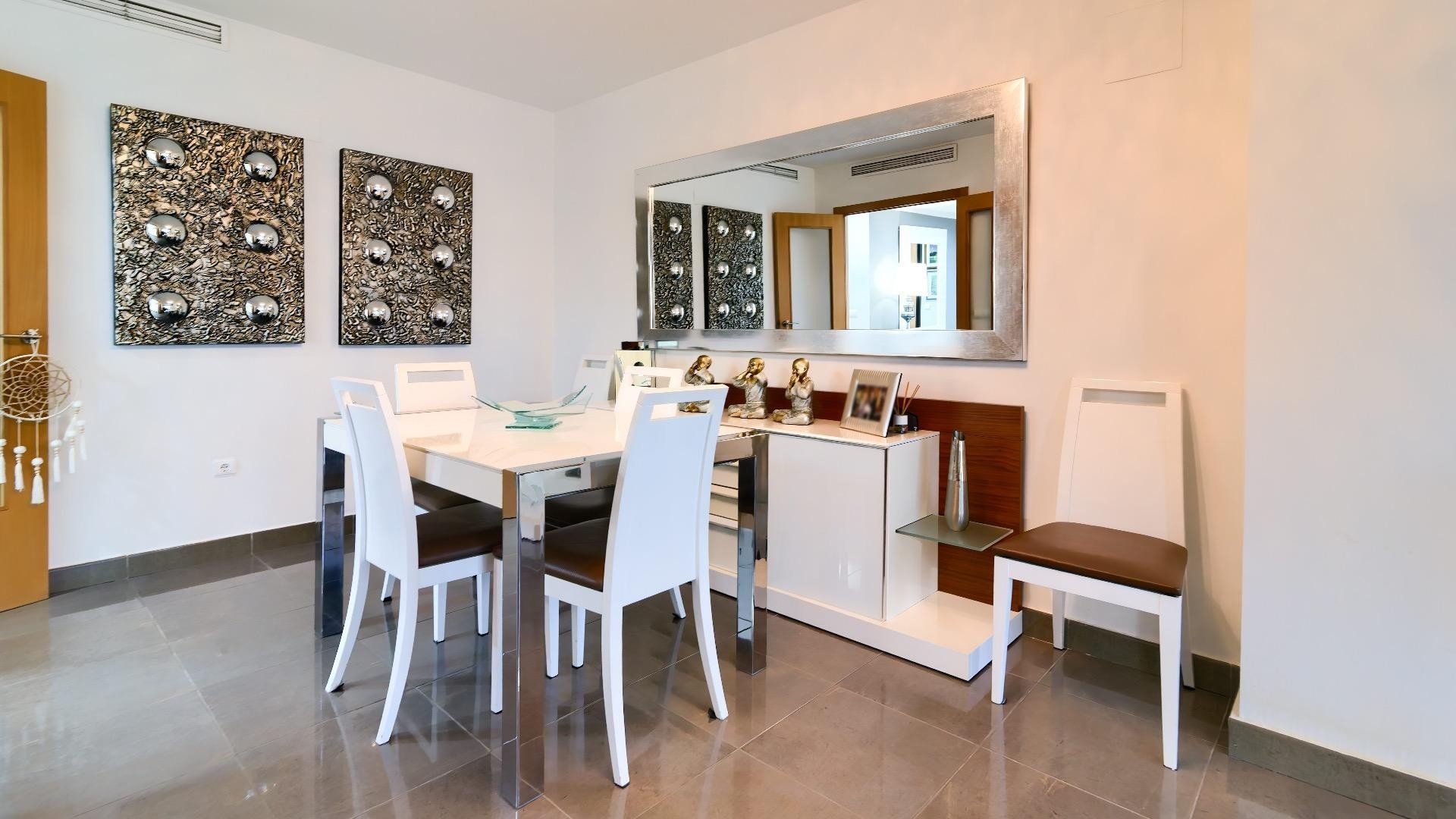 Appartamento a Valencia, Spagna 4 camere da letto, 145 mq. N° 133313