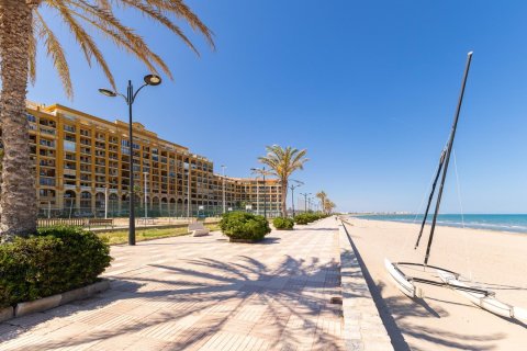 Huoneisto Valencia, Espanja 3 makuuhuonetta, 105 m2 No. 133314