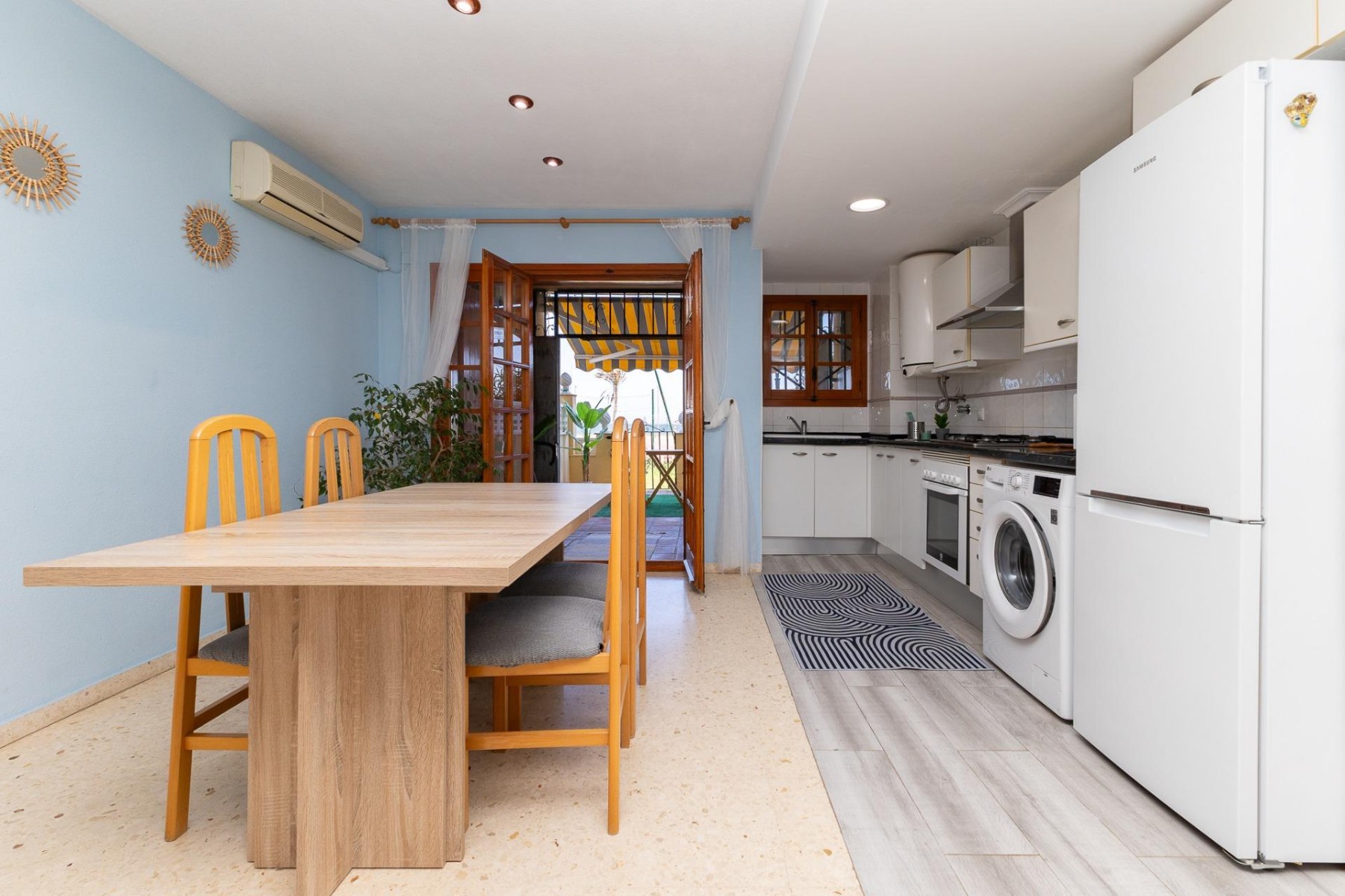 Huoneisto Valencia, Espanja 3 makuuhuonetta, 105 m2 No. 133314