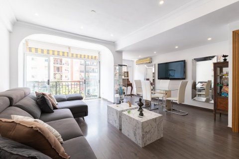 Wohnung in Valencia, Spanien 3 Schlafzimmer, 104 m2 Nr. 133317