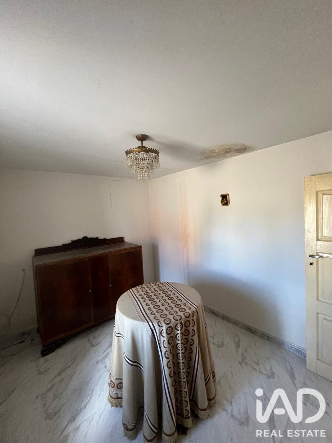 Huvila Cabreros Del Rio, Leon, Espanja 5 makuuhuonetta, 232 m2 No. 195742