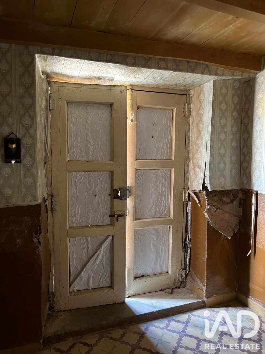 Huvila Cabreros Del Rio, Leon, Espanja 5 makuuhuonetta, 232 m2 No. 195742