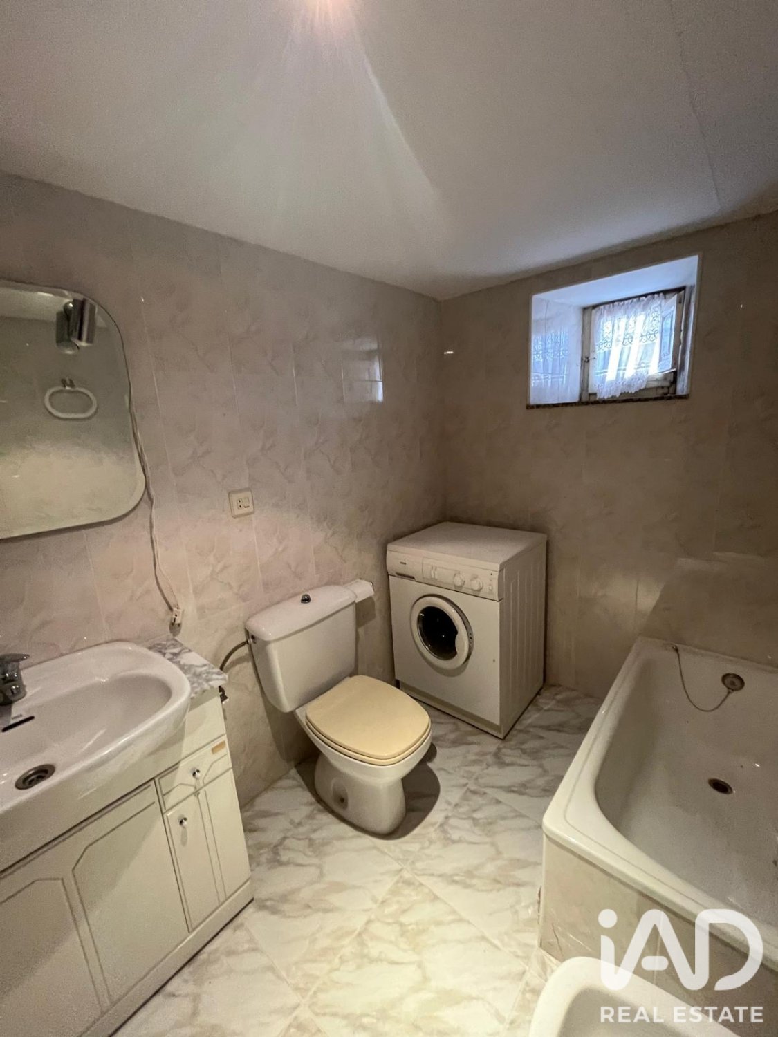 Huvila Cabreros Del Rio, Leon, Espanja 5 makuuhuonetta, 232 m2 No. 195742