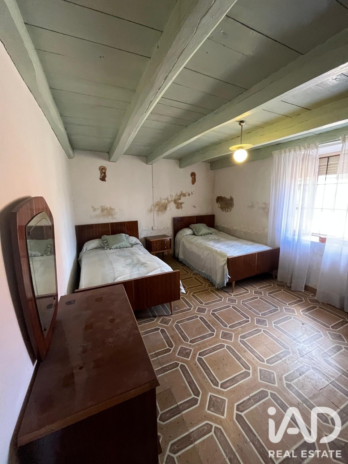 Huvila Cabreros Del Rio, Leon, Espanja 5 makuuhuonetta, 232 m2 No. 195742