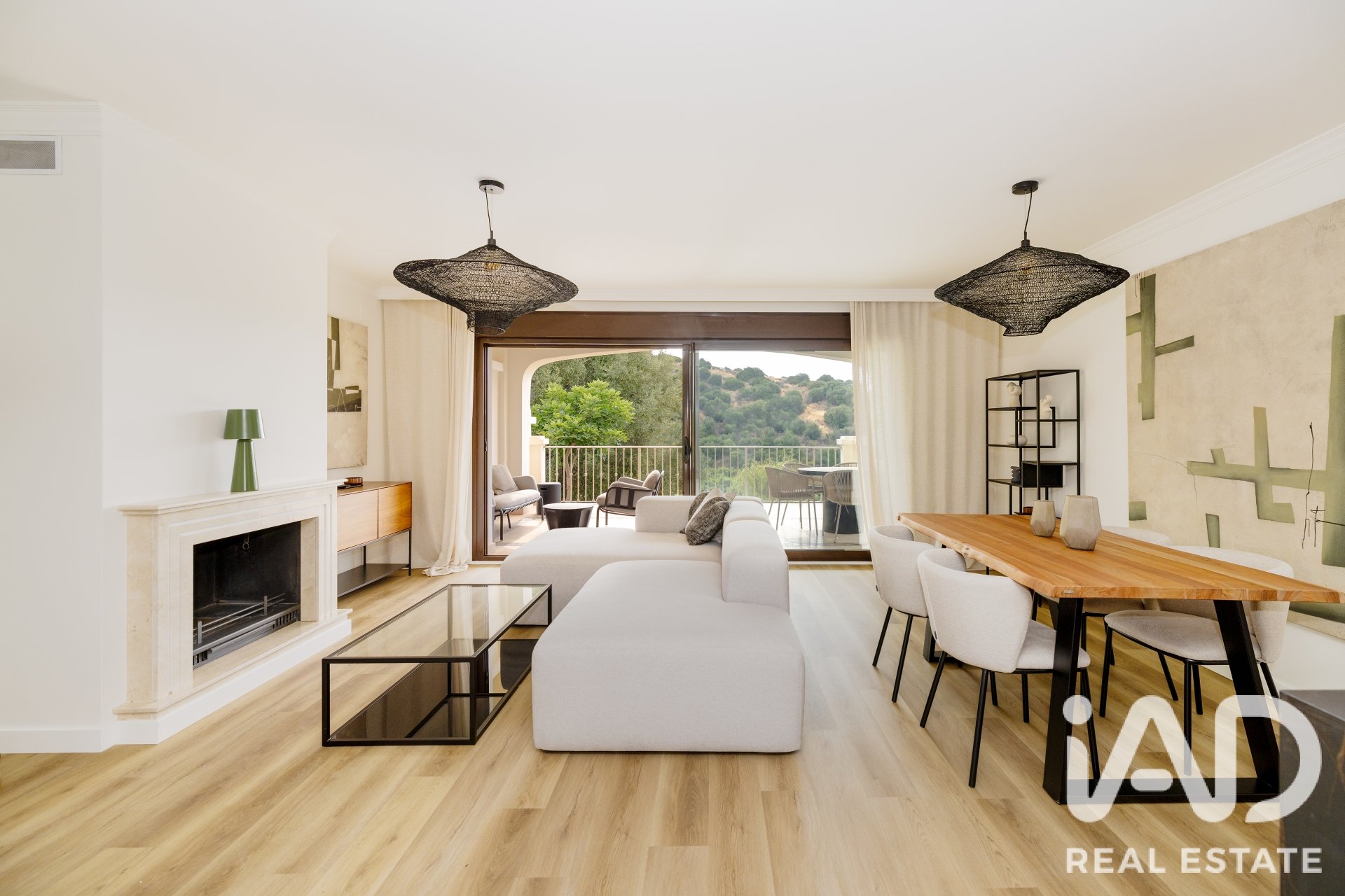 Kaupunkipientalo Estepona, Malaga, Espanja 3 makuuhuonetta, 263.59 m2 No. 195743