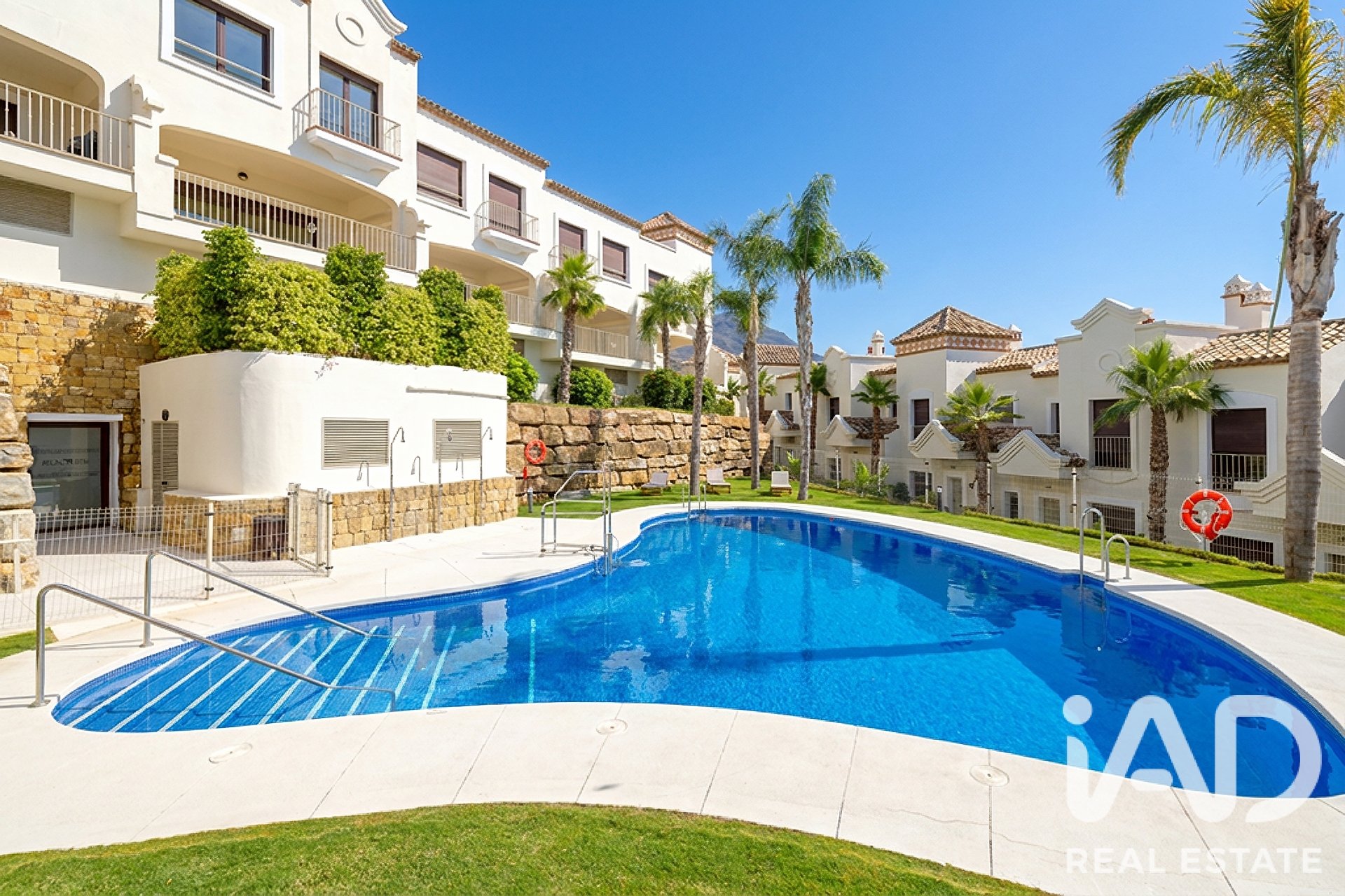 Kaupunkipientalo Estepona, Malaga, Espanja 3 makuuhuonetta, 263.59 m2 No. 195743