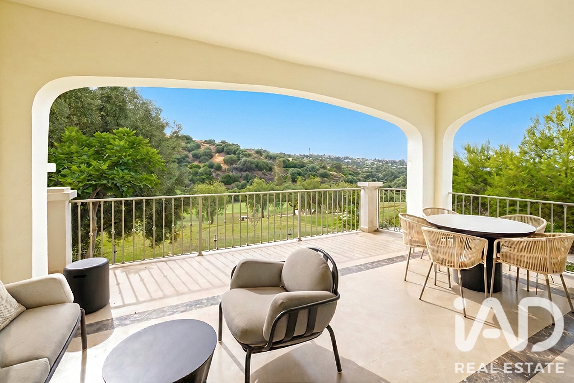 Kaupunkipientalo Estepona, Malaga, Espanja 3 makuuhuonetta, 263.59 m2 No. 195743