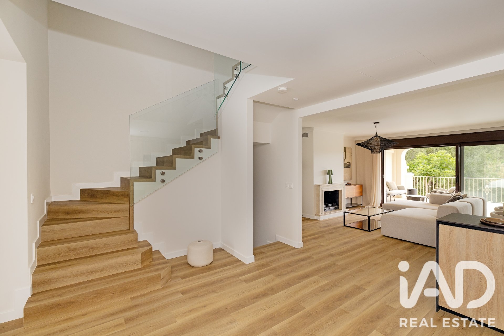 Kaupunkipientalo Estepona, Malaga, Espanja 3 makuuhuonetta, 263.59 m2 No. 195743
