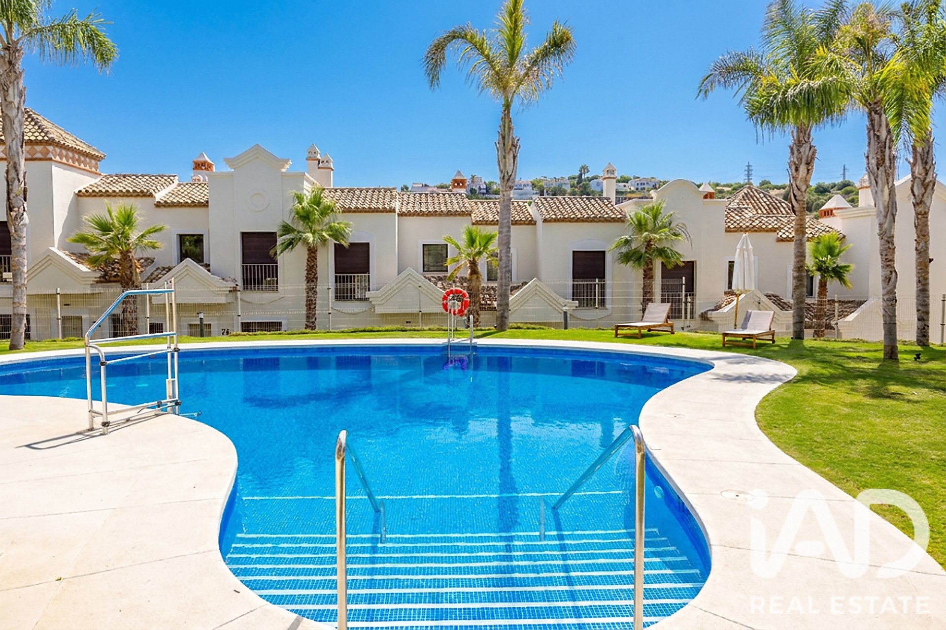 Kaupunkipientalo Estepona, Malaga, Espanja 3 makuuhuonetta, 263.59 m2 No. 195743