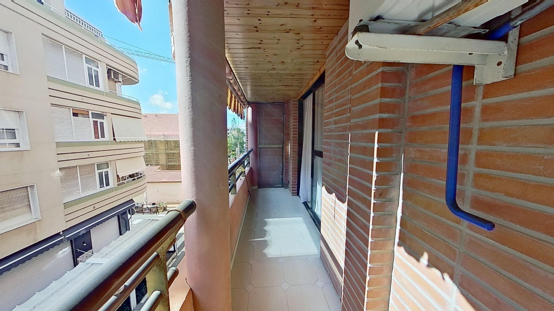 Apartment à Torrevieja, Alicante, Espagne 4 chambres, 117 m2 No. 177787