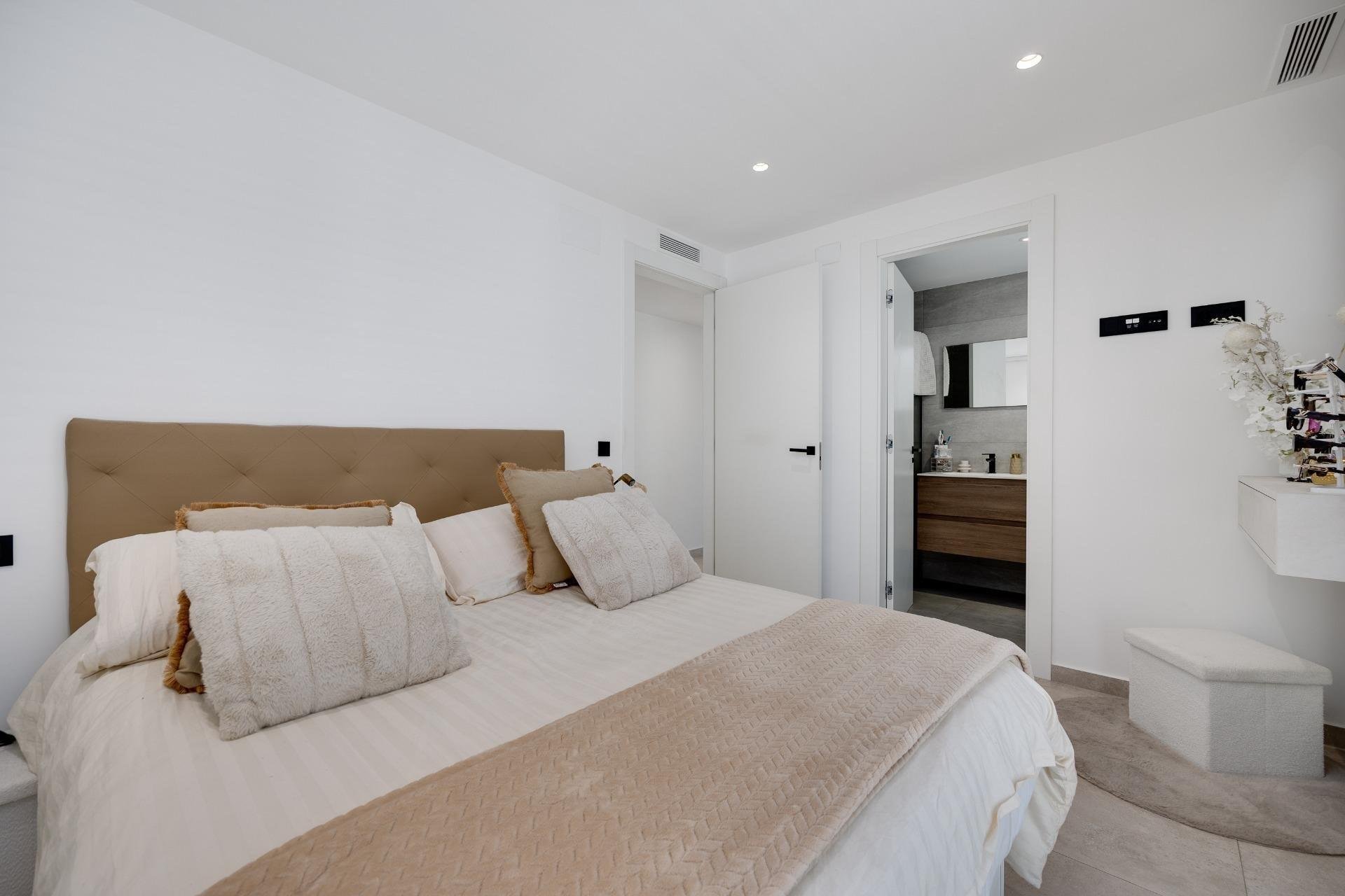 Apartment à Torrevieja, Alicante, Espagne 3 chambres, 91 m2 No. 177788
