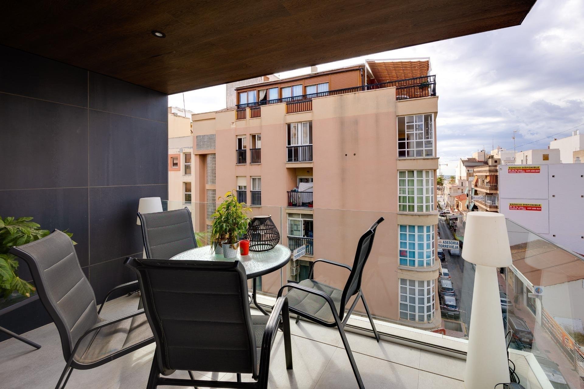 Apartment à Torrevieja, Alicante, Espagne 3 chambres, 91 m2 No. 177788