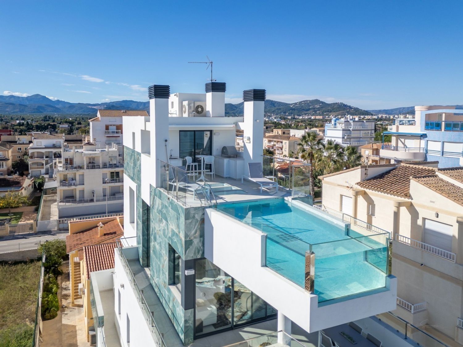 Huoneisto Oliva, Valencia, Espanja 3 makuuhuonetta, 195 m2 No. 195937