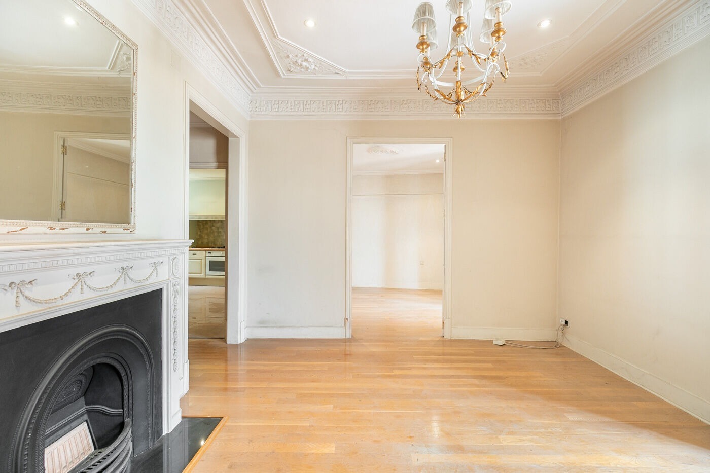 Apartamento en Barcelona, España 4 dormitorios,  No. 140985