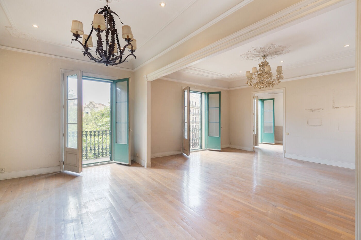 Apartamento en Barcelona, España 4 dormitorios,  No. 140985