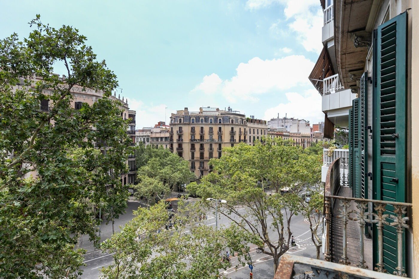 Apartamento en Barcelona, España 4 dormitorios,  No. 140985