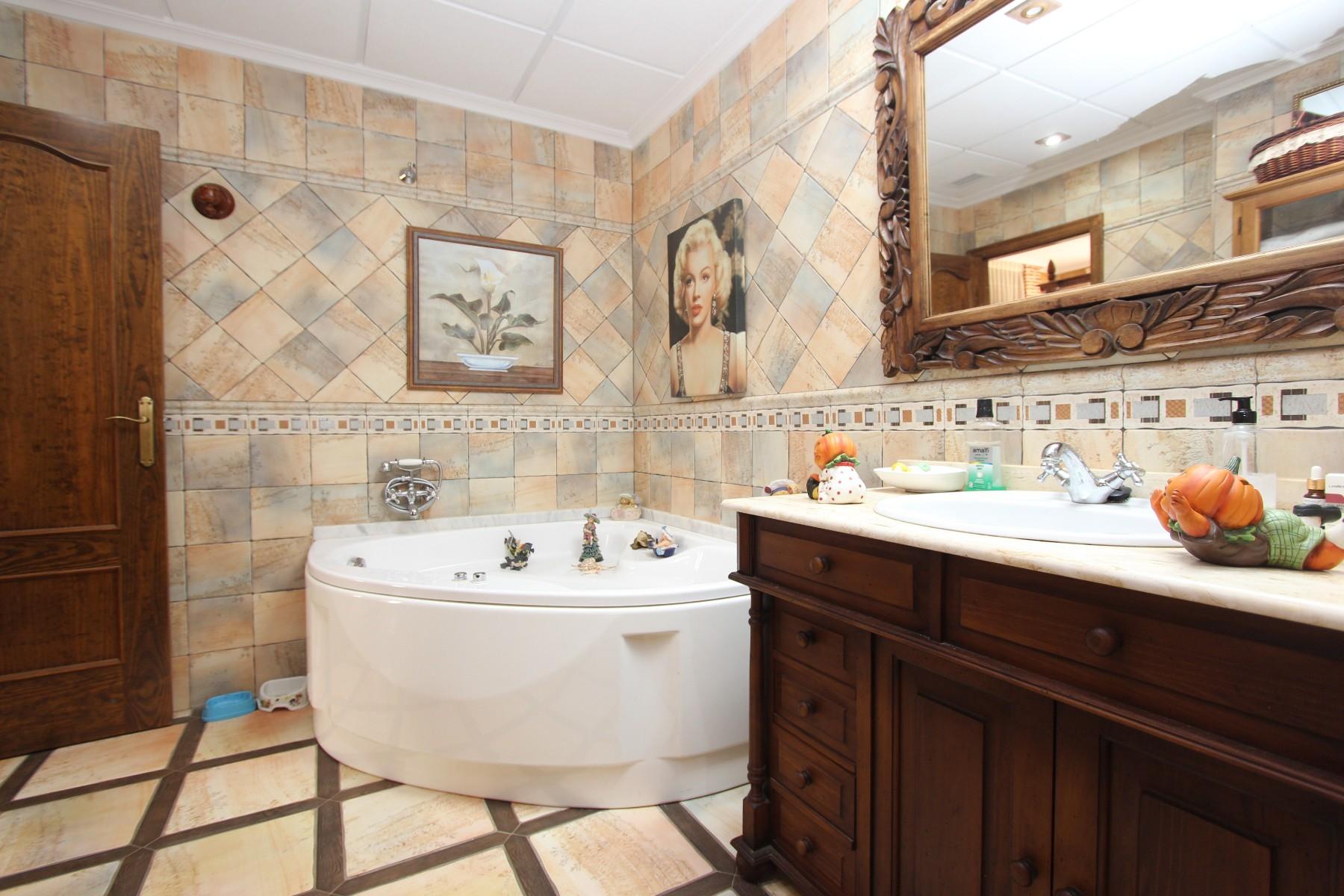 House in Daya Nueva, Alicante, Spanien 7 Schlafzimmer, 303 m2 Nr. 80177