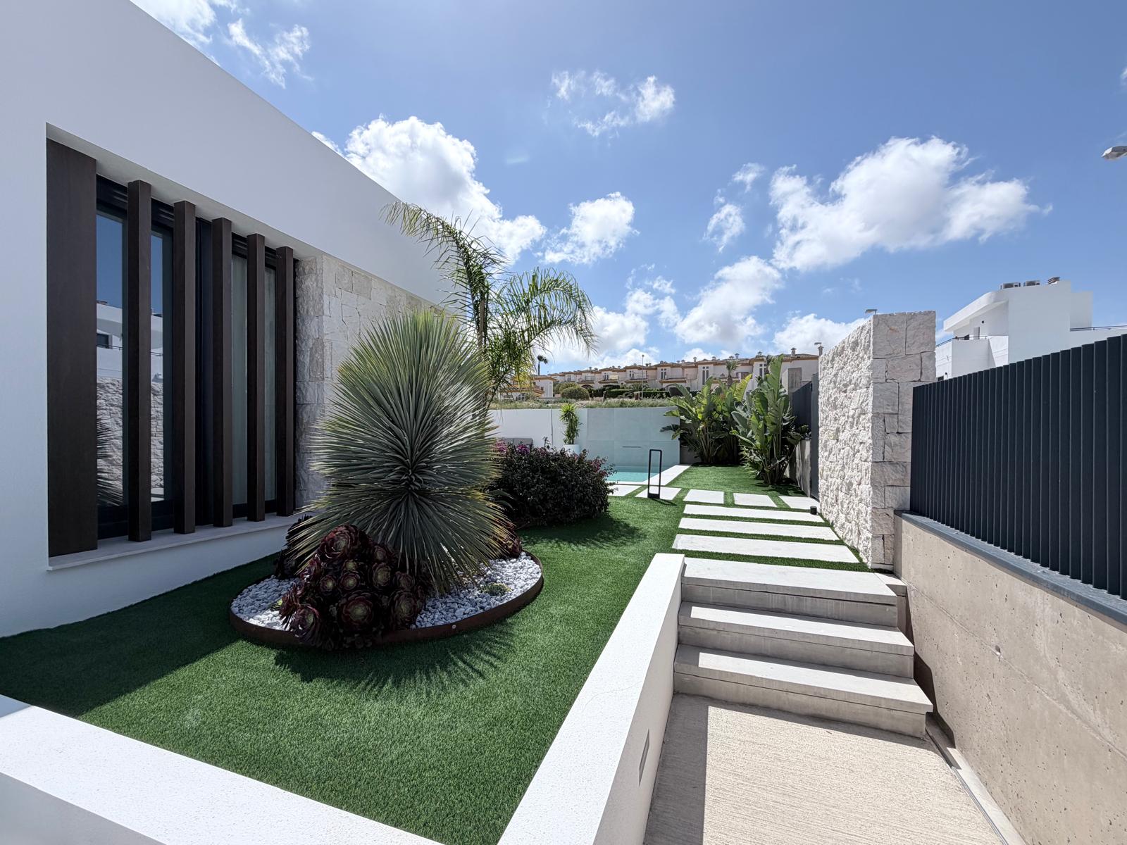 Villa en Rojales, Alicante, España 4 dormitorios,  No. 194156