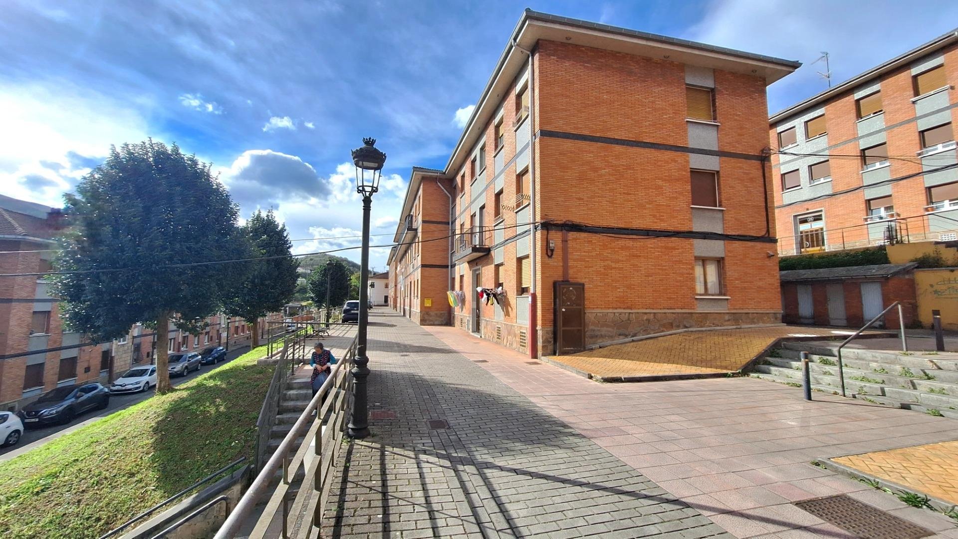 Apartment in Langreo, Asturias, Spain 2 bedrooms, 66 sq.m. No. 182885