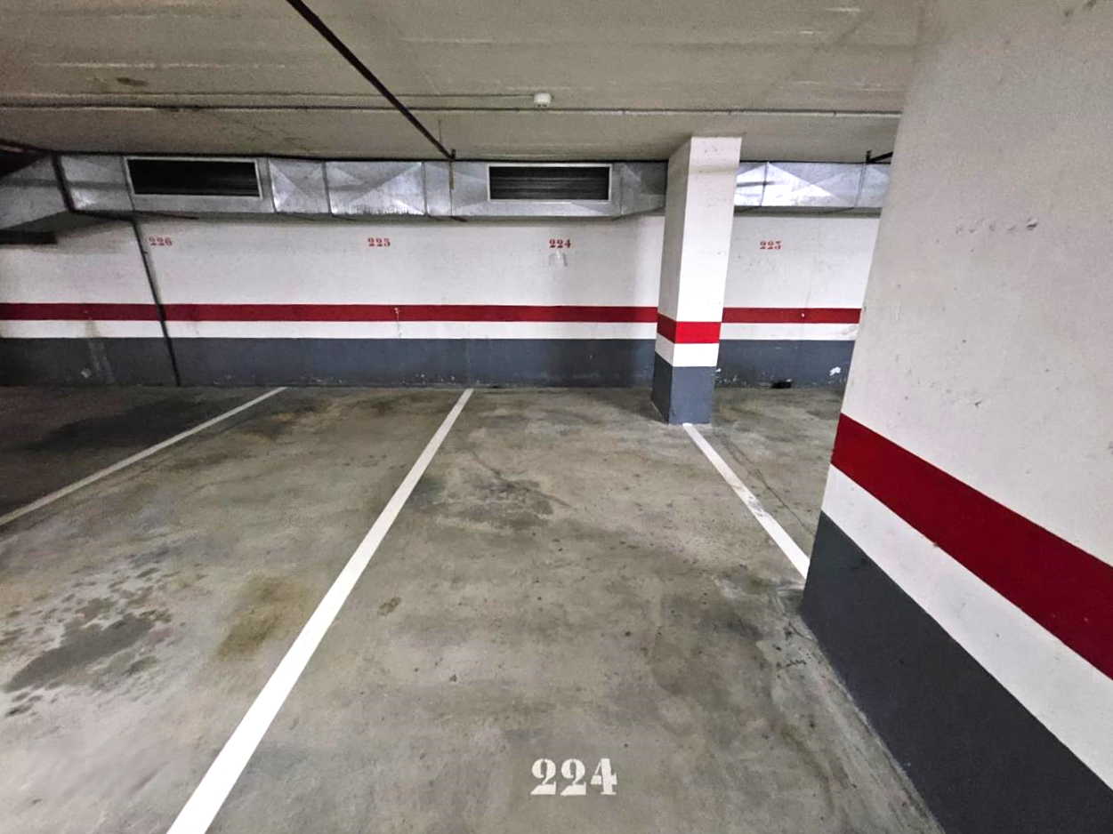 Garage in Barcelona, Spain 10 sq.m. No. 191541