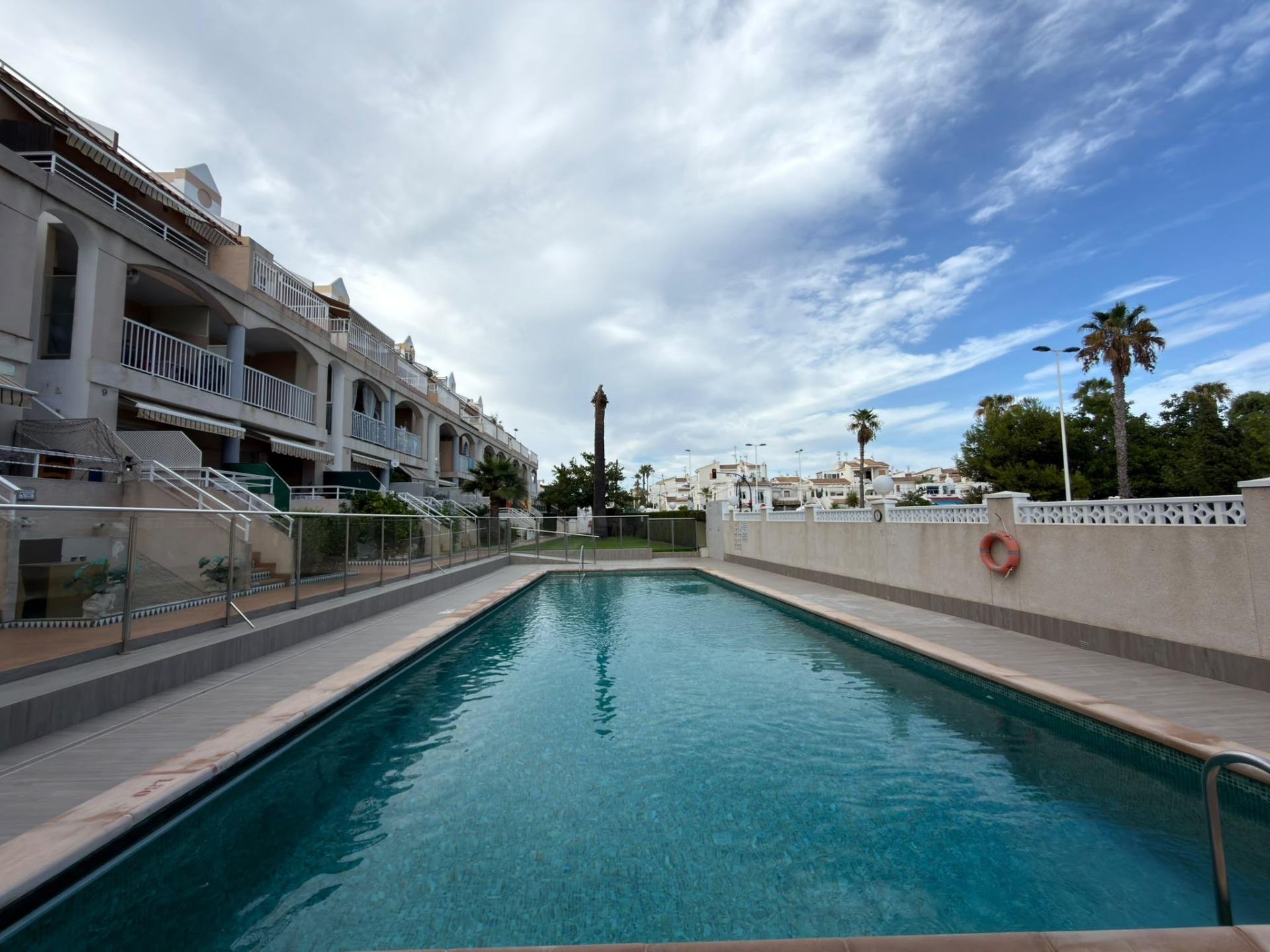 Bungalow i Torrevieja, Alicante, Spanien 1 sovrum, 66 kvm. Nr. 196672